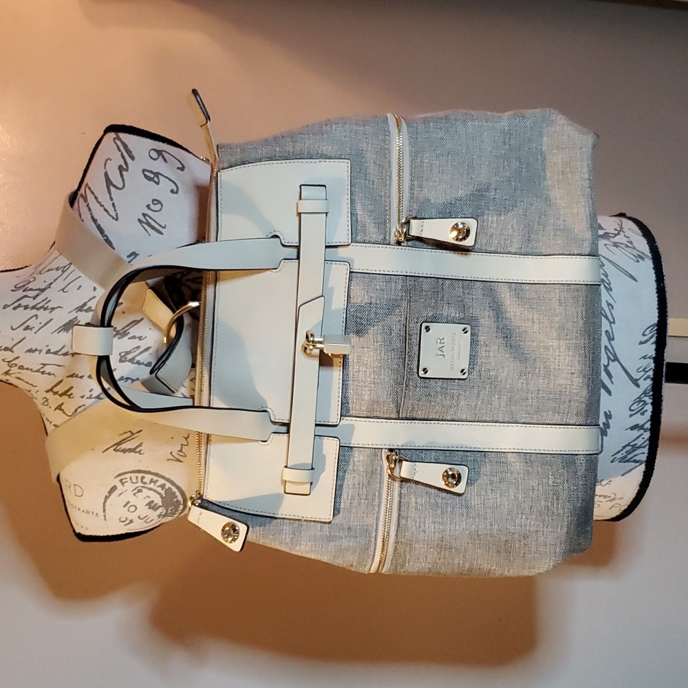 SOLD☆Henri bendel jetsetter large backpack convertible. - Picture 3 of 17
